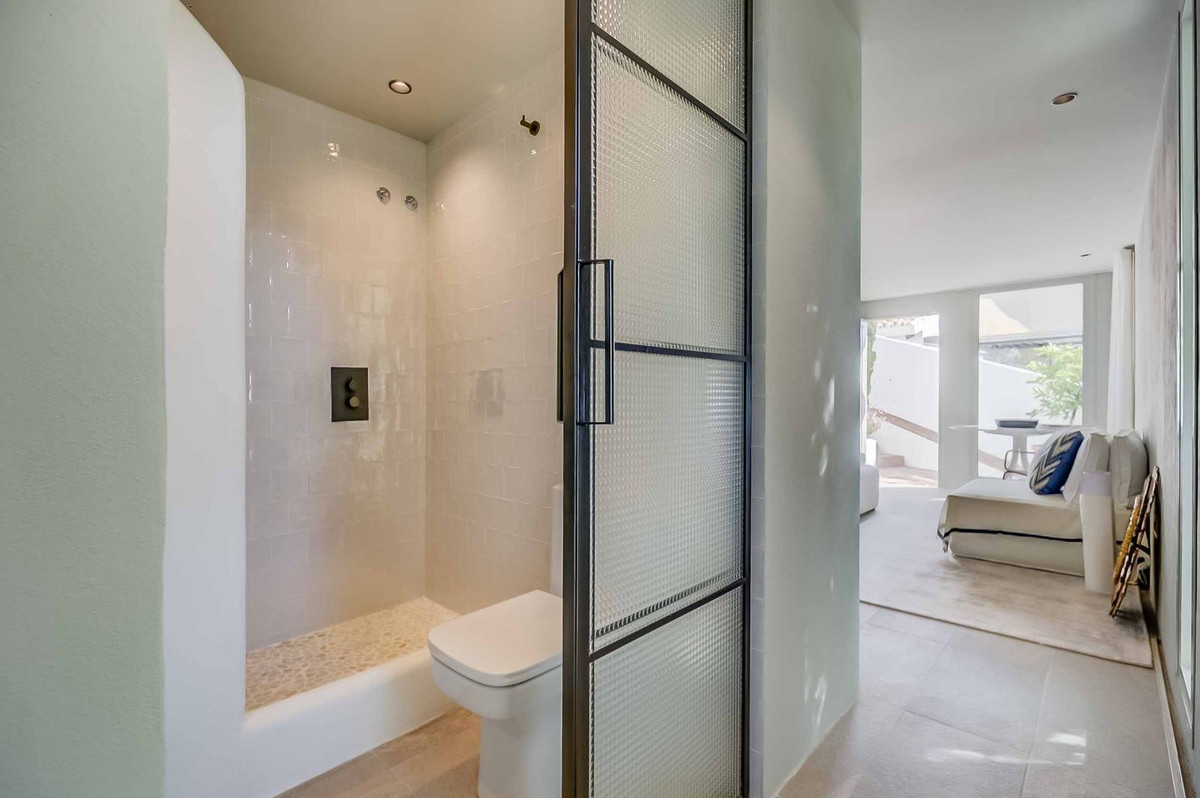 c6adc70be09f526830534d3a614d7e6b - 129