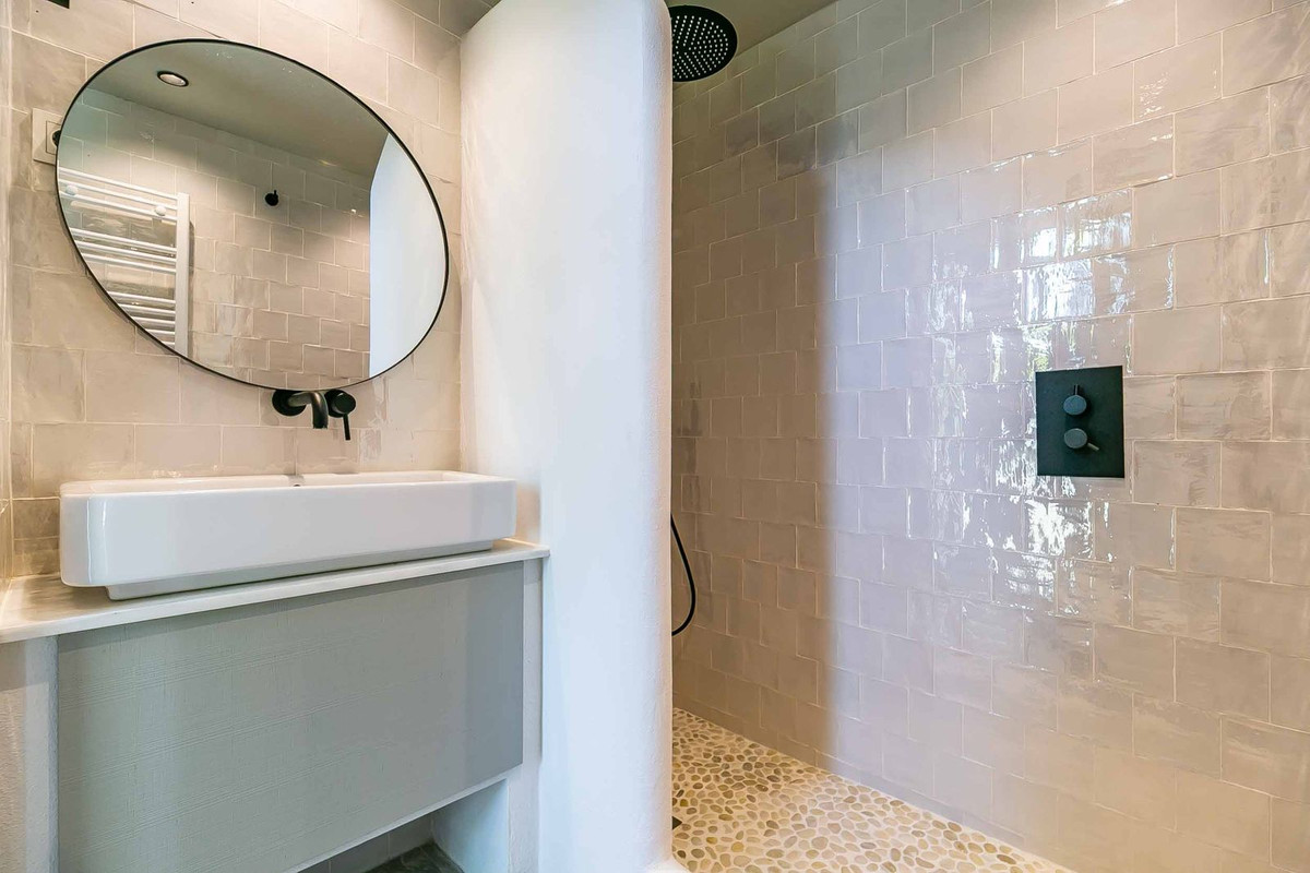 c6adc70be09f526830534d3a614d7e6b - 130