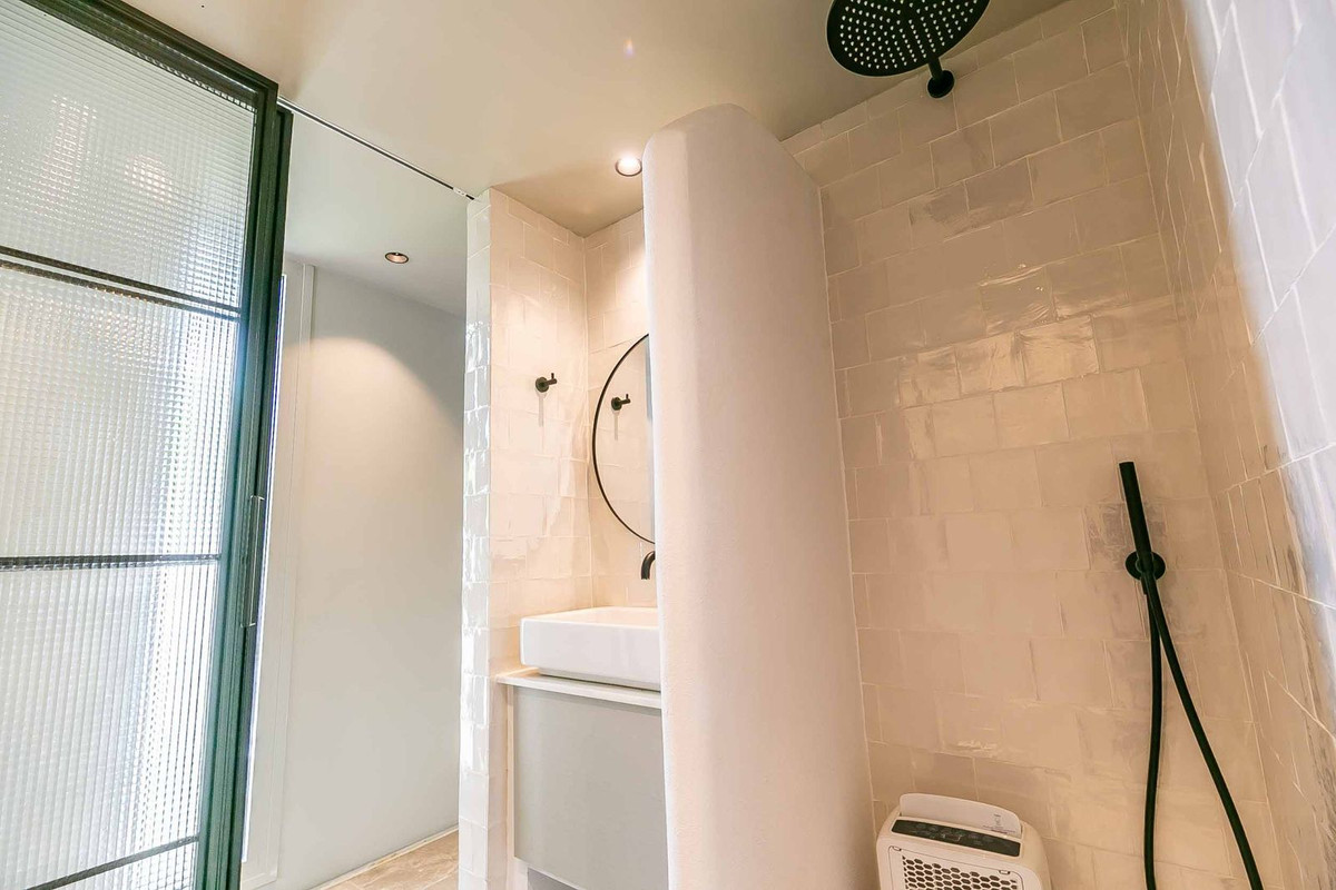 c6adc70be09f526830534d3a614d7e6b - 131