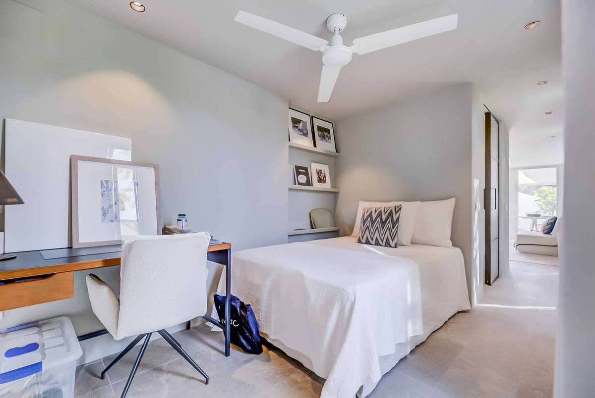 c6adc70be09f526830534d3a614d7e6b - 132