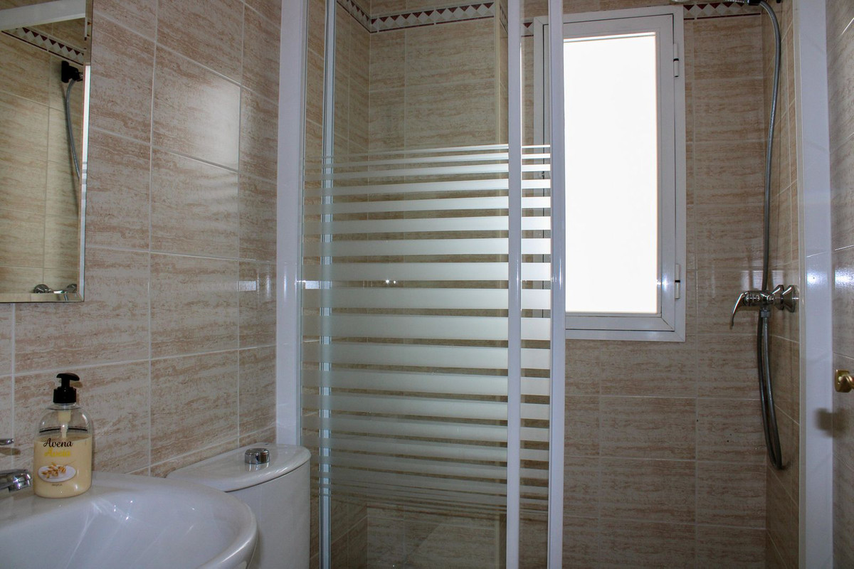 c6adfab007397d21535efcf37229ddc3 - 12