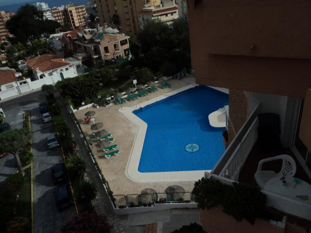 c70c6f24f4bea78ade170545bce3074d - 12