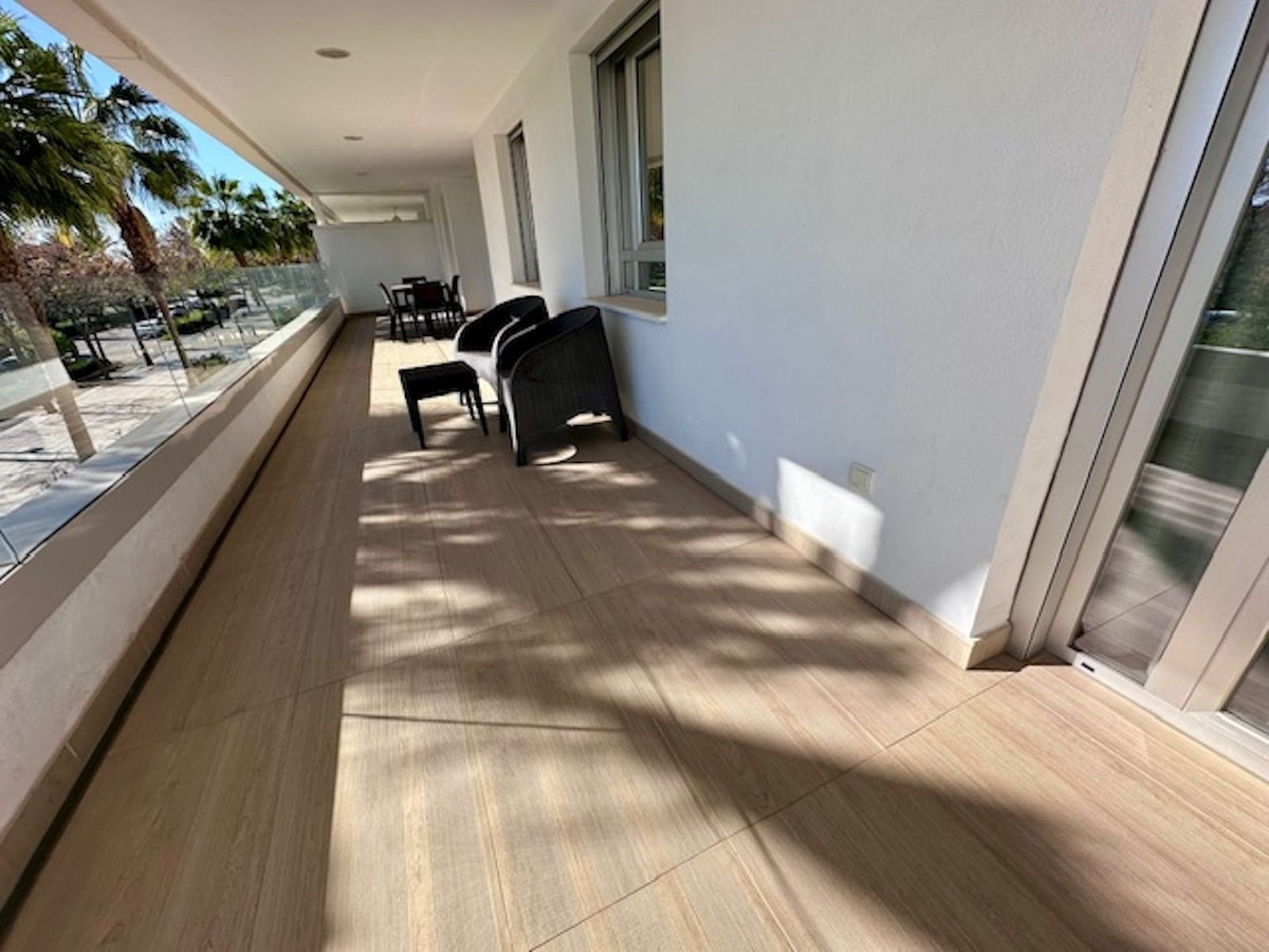 c799701ab59eca3fe091c940278c9d5d - 16