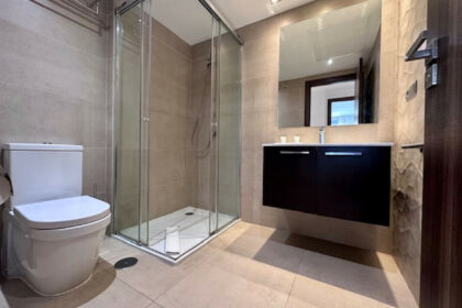 c799701ab59eca3fe091c940278c9d5d - 18