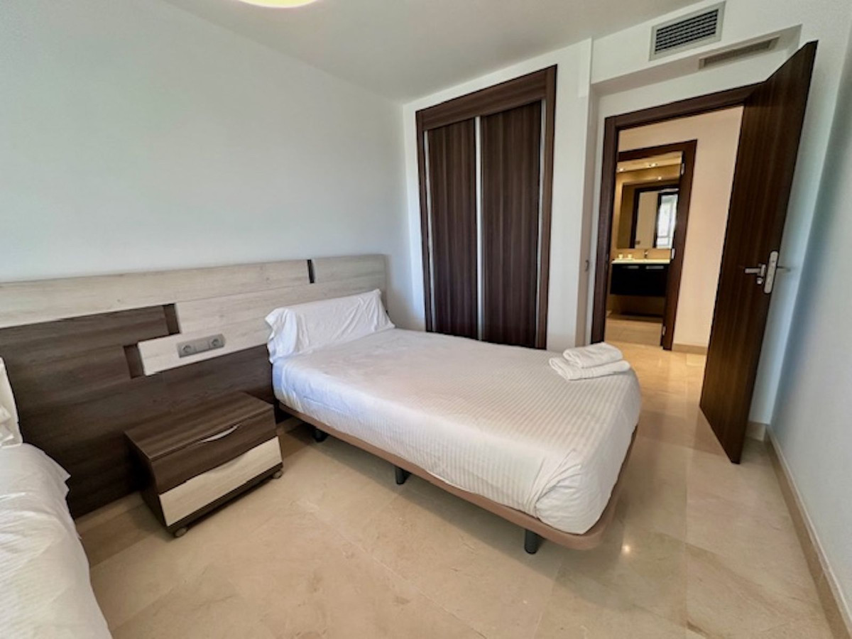 c799701ab59eca3fe091c940278c9d5d - 20