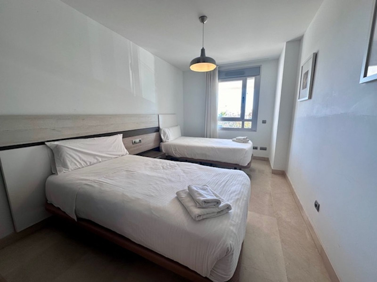 c799701ab59eca3fe091c940278c9d5d - 21