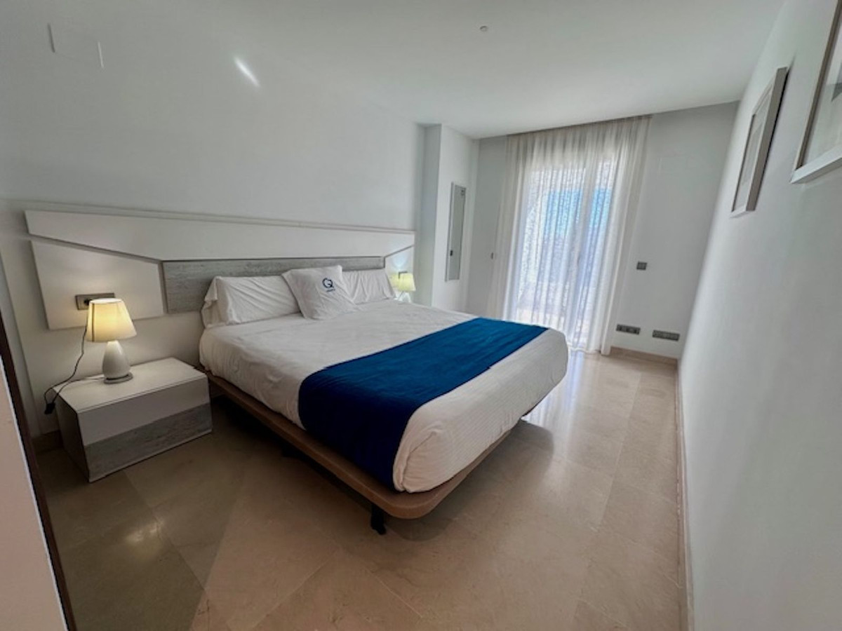 c799701ab59eca3fe091c940278c9d5d - 24