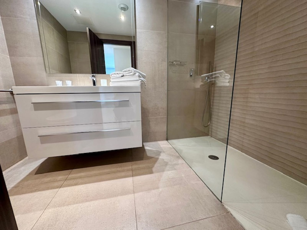 c799701ab59eca3fe091c940278c9d5d - 26