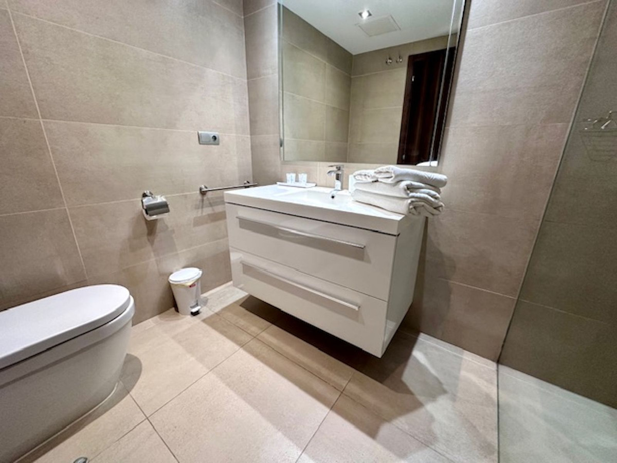 c799701ab59eca3fe091c940278c9d5d - 27