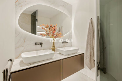 c7e706016c8bfcb86d97357a121d6ff5 - 18