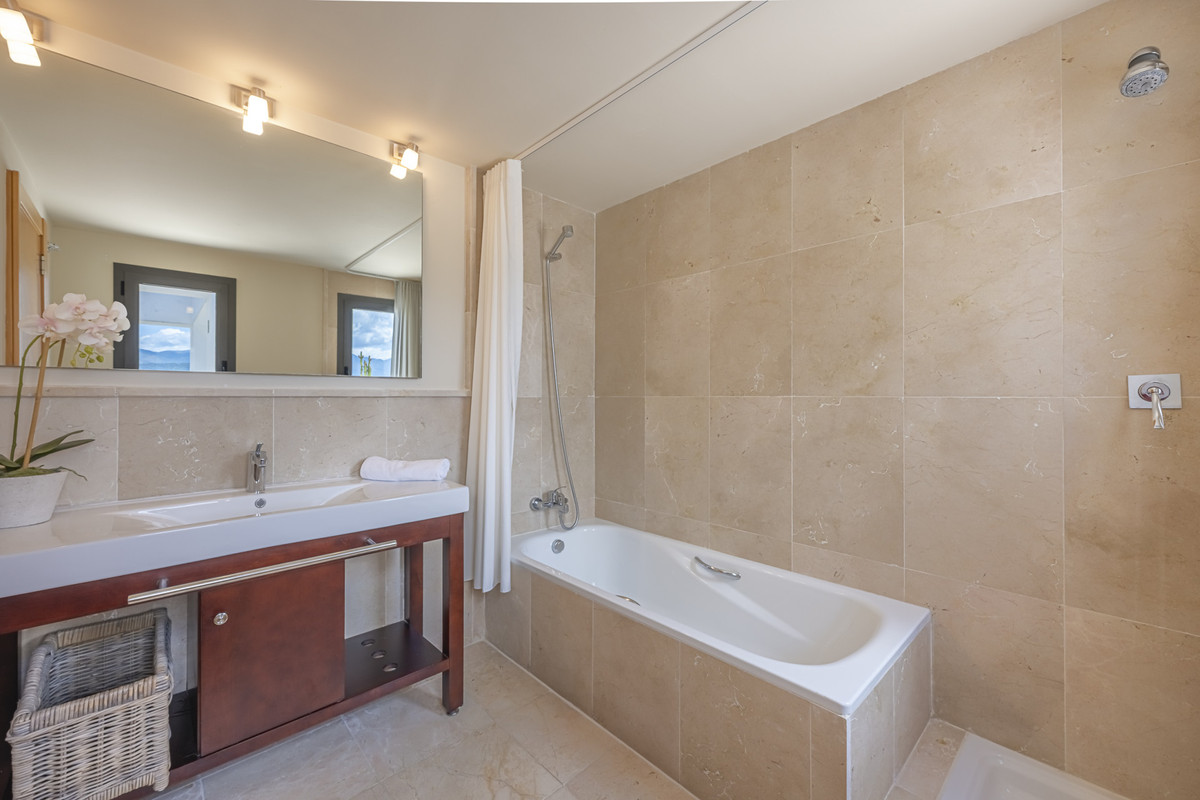 c7e8de19a5da9b0972796a9e4e8eeb0e - 22