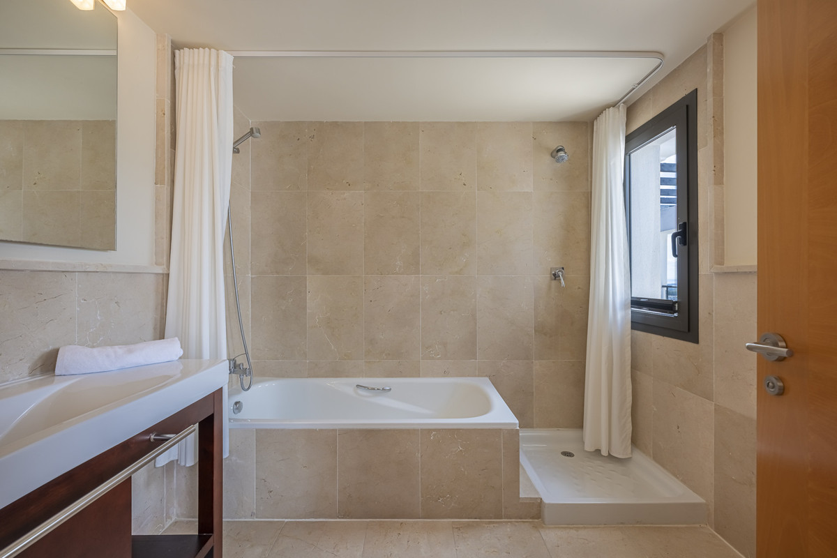 c7e8de19a5da9b0972796a9e4e8eeb0e - 23