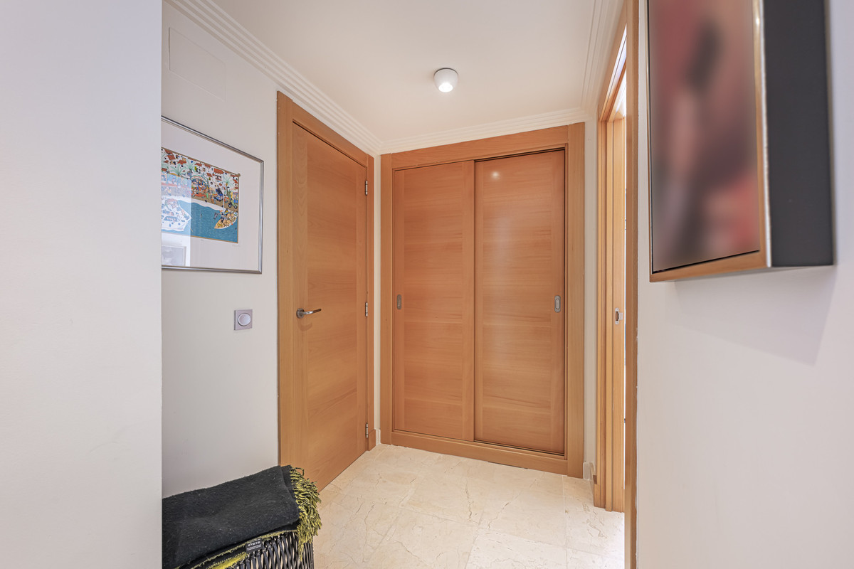 c7e8de19a5da9b0972796a9e4e8eeb0e - 25