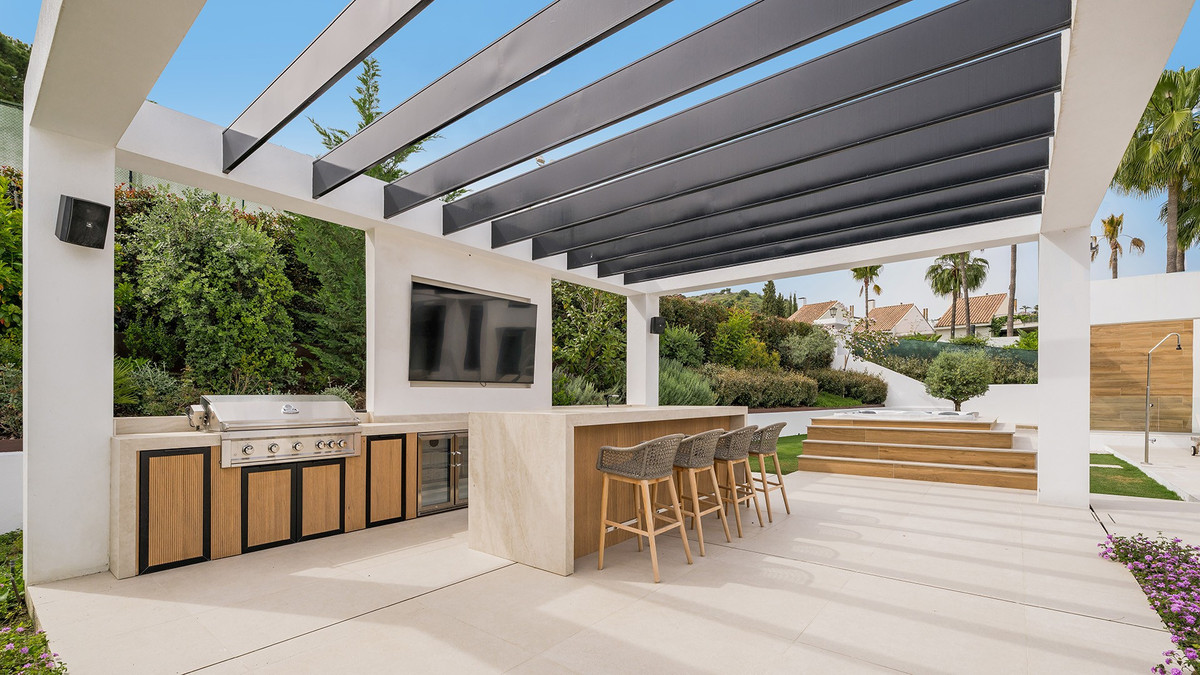 c8600efd1ad60e2ce853881697c85f24 - 22