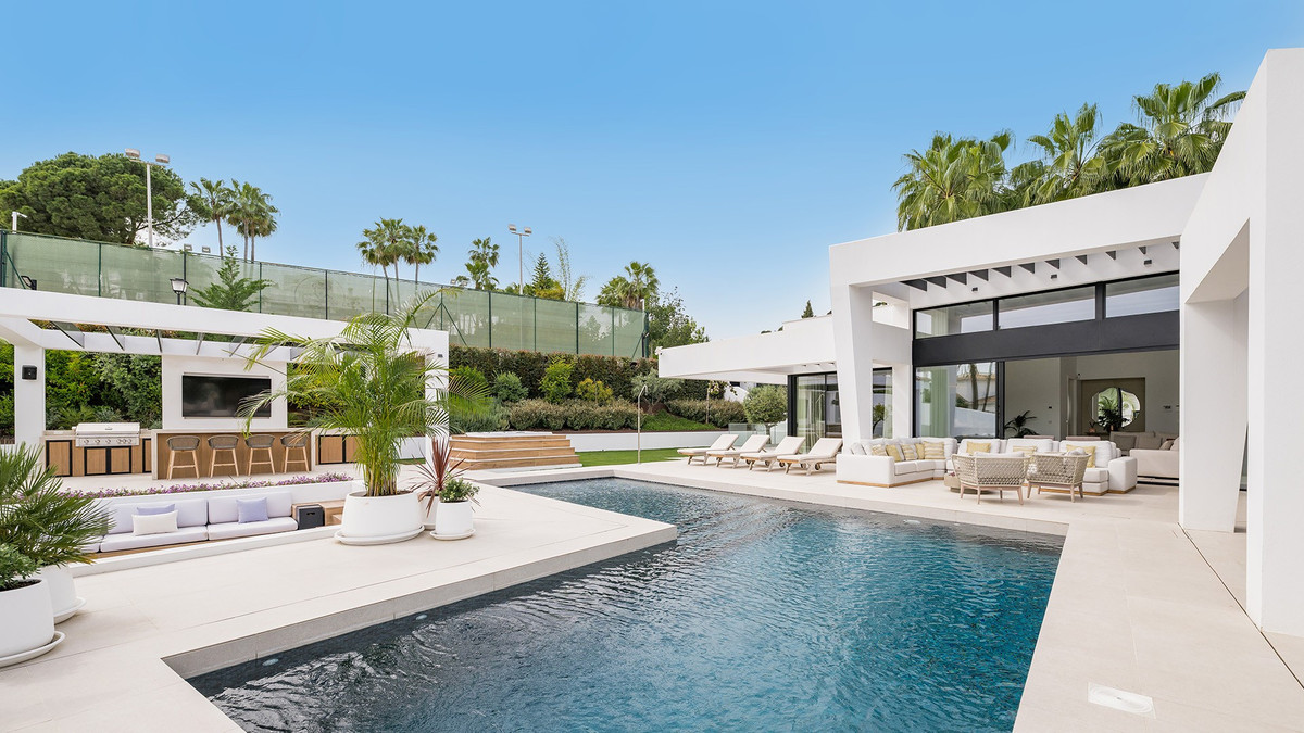 c8600efd1ad60e2ce853881697c85f24 - 24