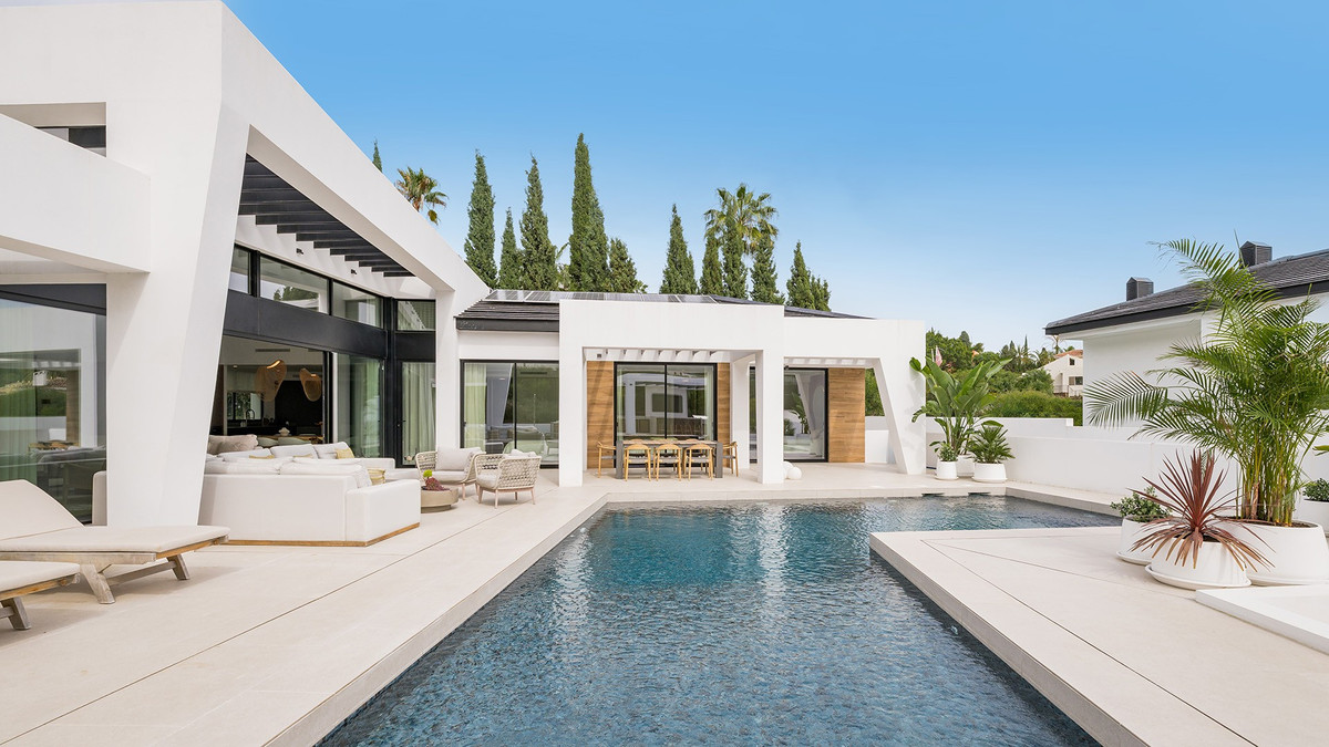 c8600efd1ad60e2ce853881697c85f24 - 25