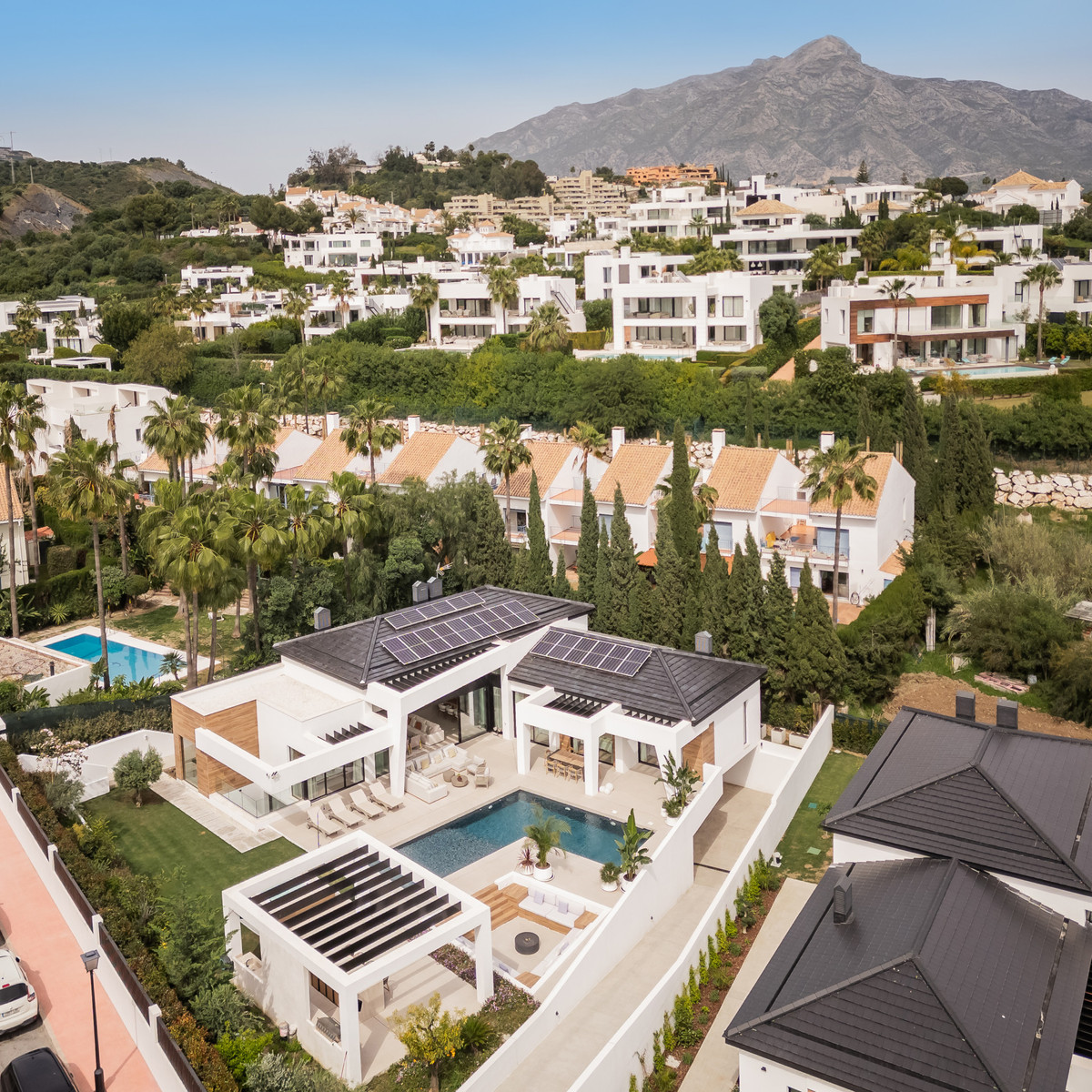 c8600efd1ad60e2ce853881697c85f24 - 28