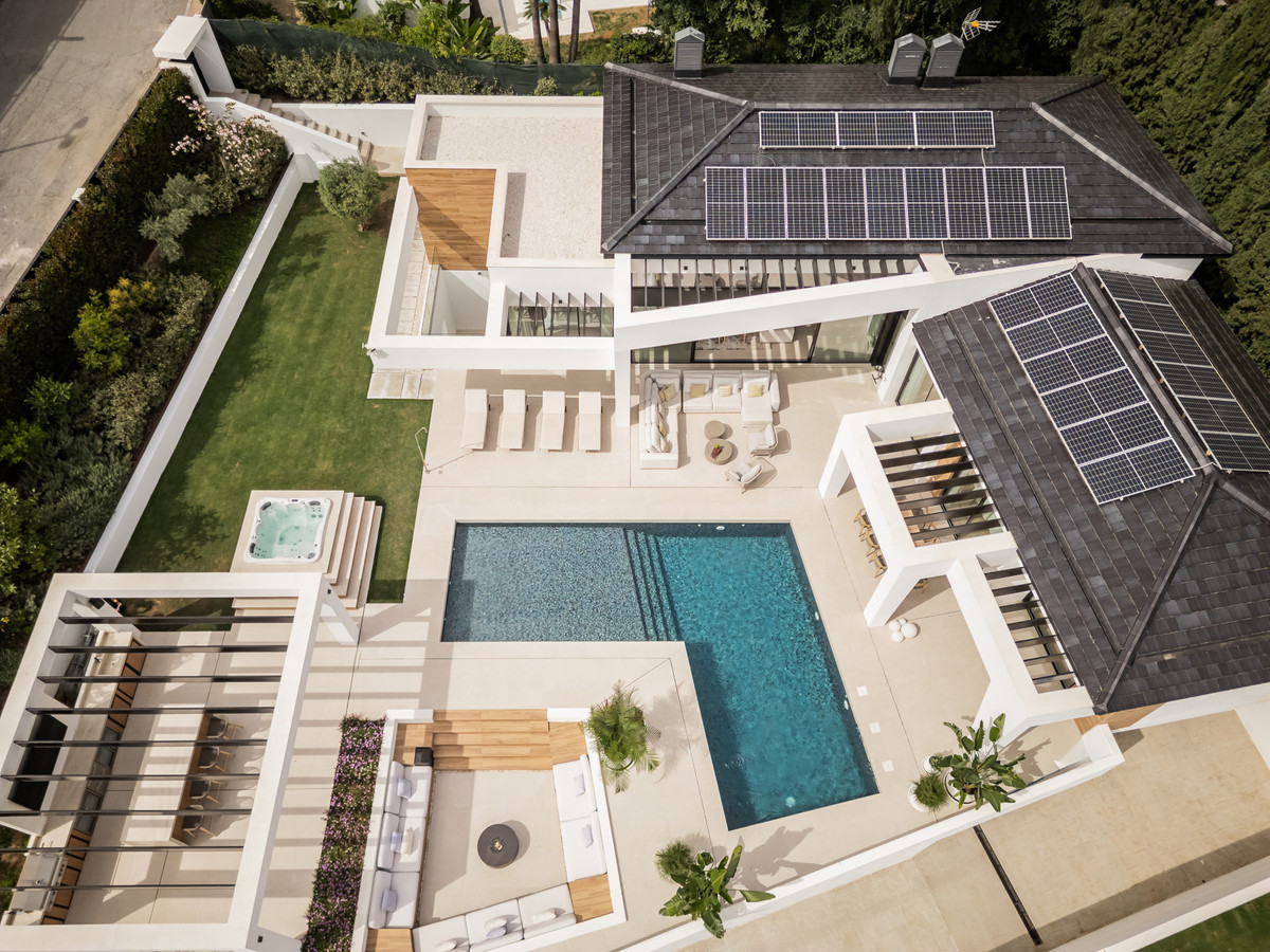 c8600efd1ad60e2ce853881697c85f24 - 32