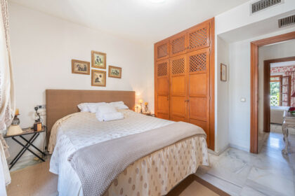 c8736a99dba4faa4087278d7589a0154 - 19