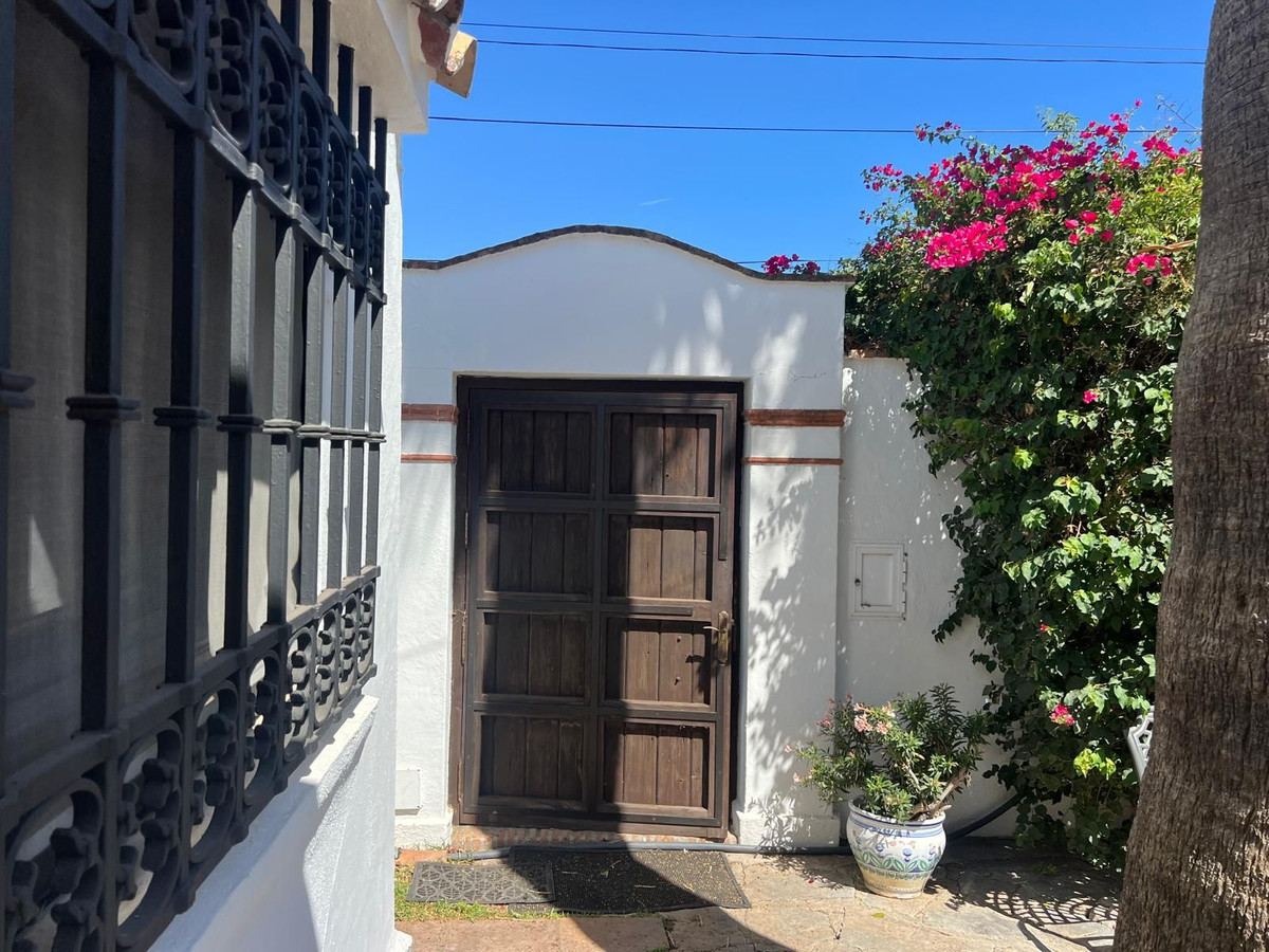 c8cc9dac430f85797c0ea921a06efee6 - 13