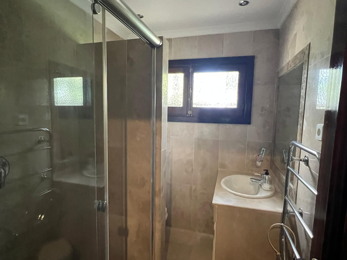 c8cc9dac430f85797c0ea921a06efee6 - 29