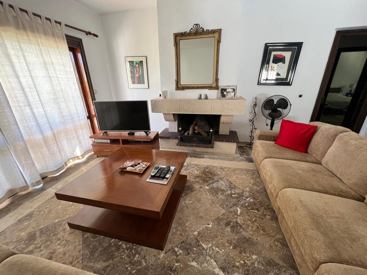 c8cc9dac430f85797c0ea921a06efee6 - 31