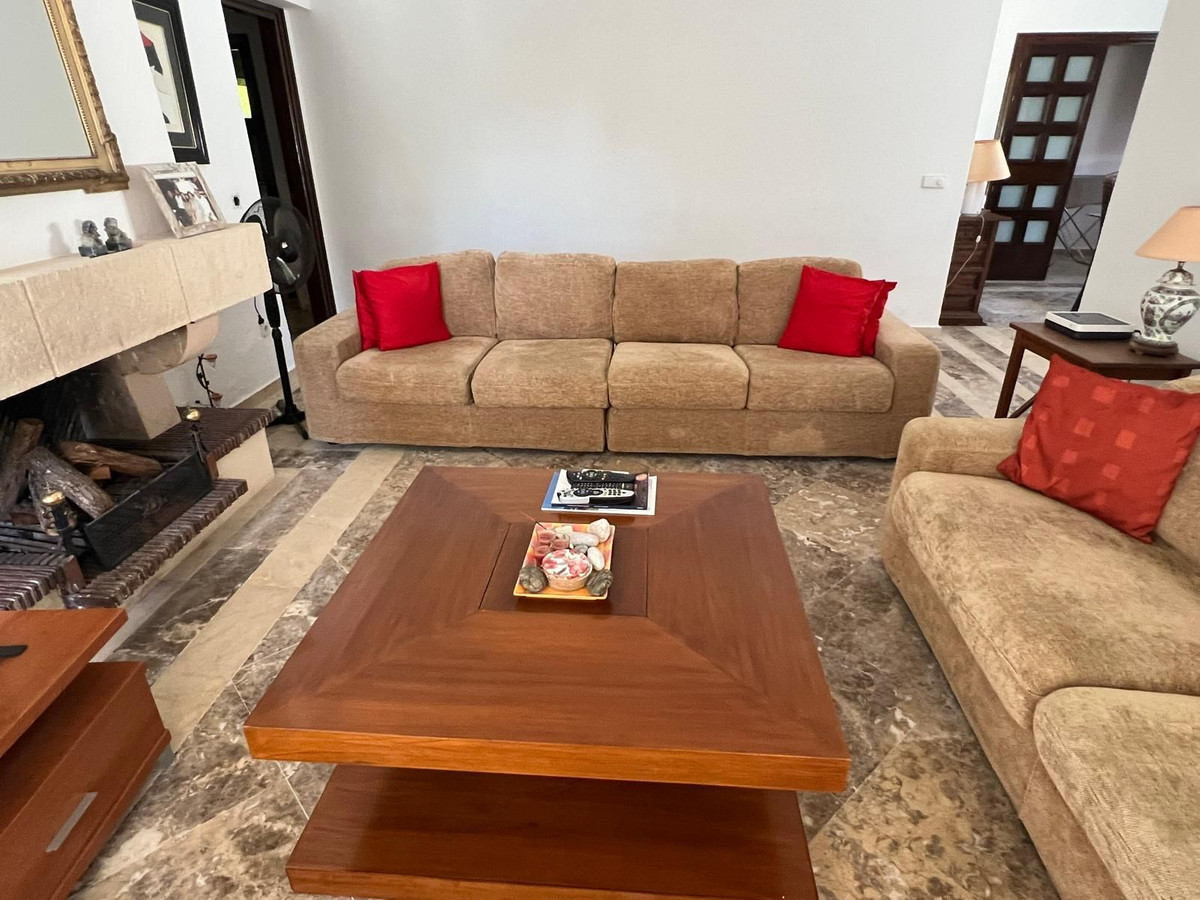 c8cc9dac430f85797c0ea921a06efee6 - 32