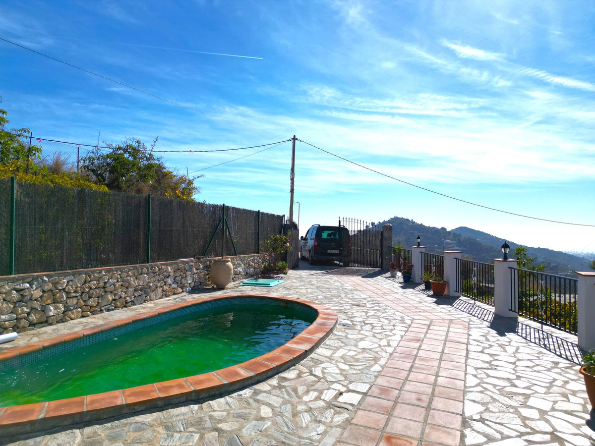 c96c7b89e2b8ced4b2e79f79a68d6d03 - 23