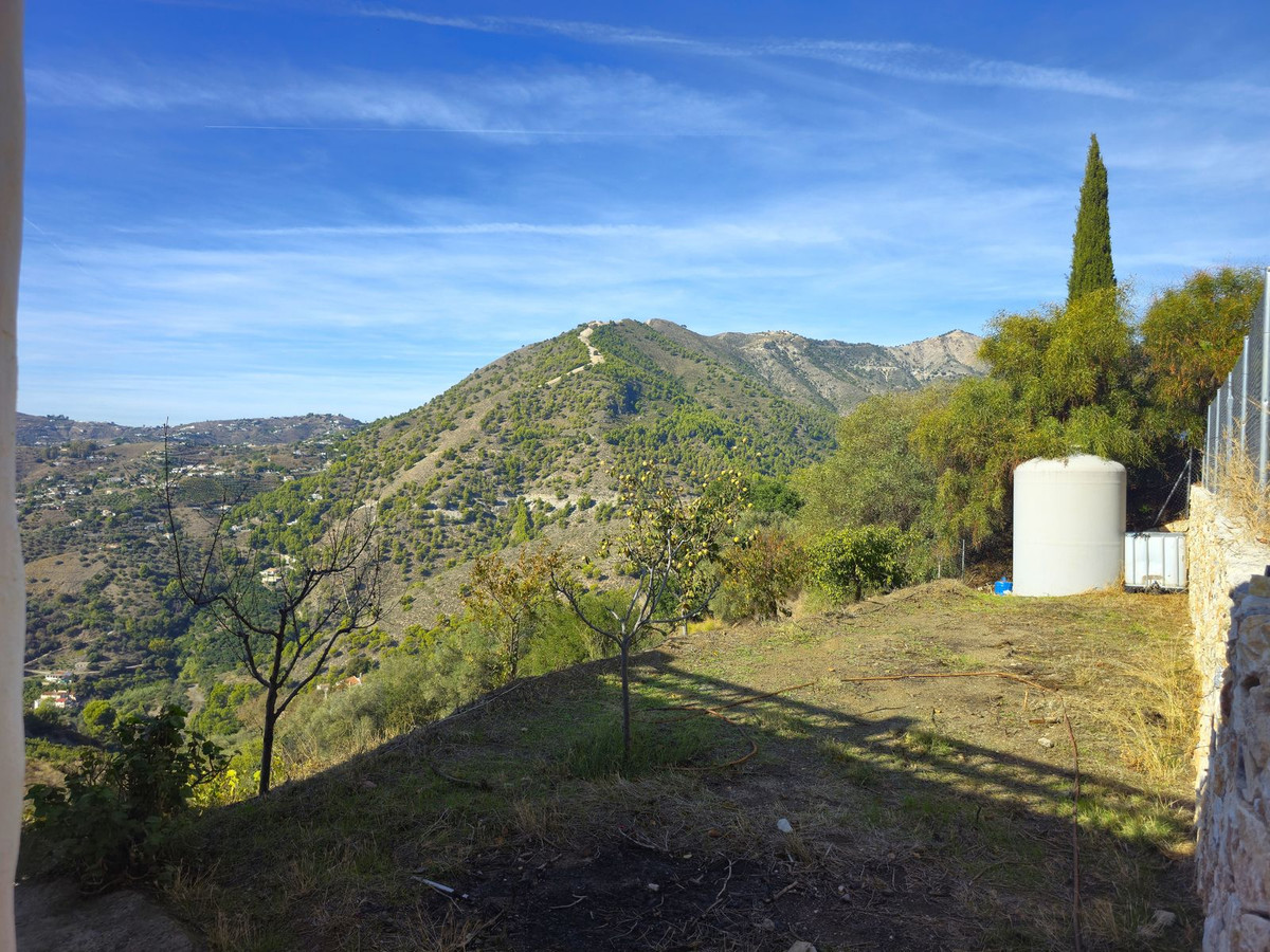 c96c7b89e2b8ced4b2e79f79a68d6d03 - 33