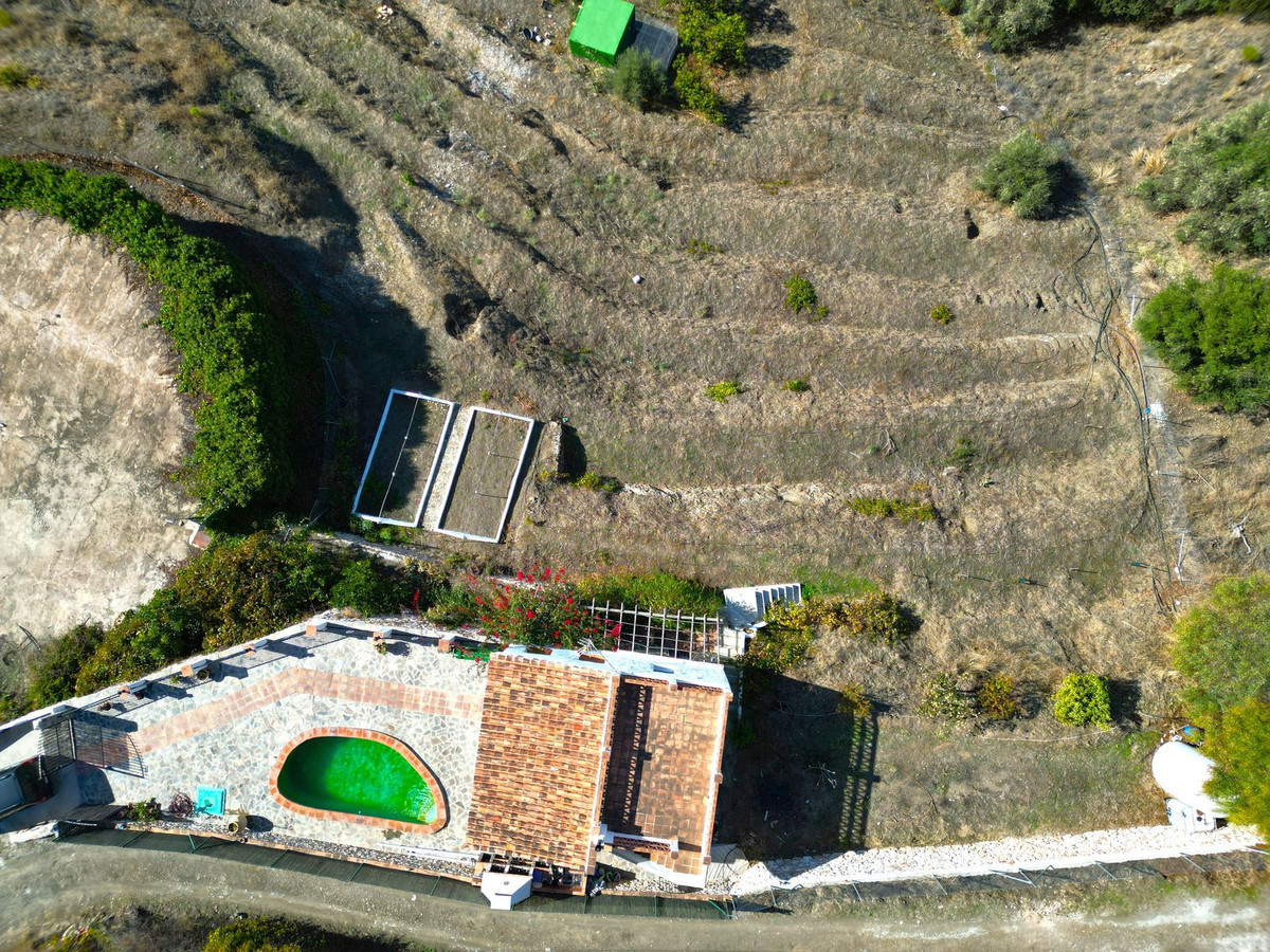 c96c7b89e2b8ced4b2e79f79a68d6d03 - 36