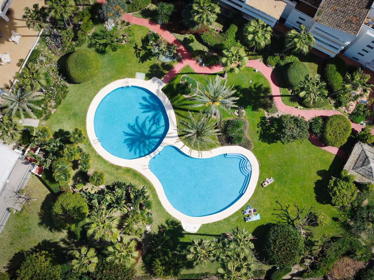 c9730d9a70a374e5abf1e44dc2b2ad82 - 18