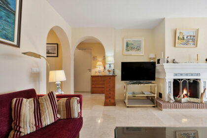 c9730d9a70a374e5abf1e44dc2b2ad82 - 9