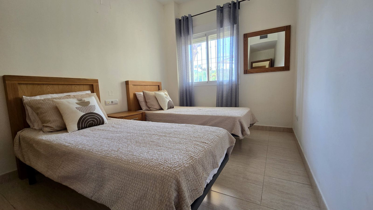 c9cf496b31d150305eaef39e2d45af9d - 12