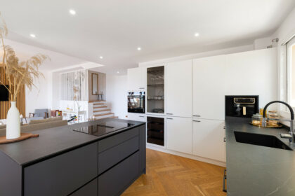 ca0e403b554068a5b262516ce2f8658f - 12