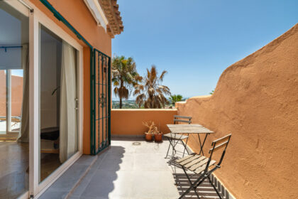 ca0e403b554068a5b262516ce2f8658f - 32