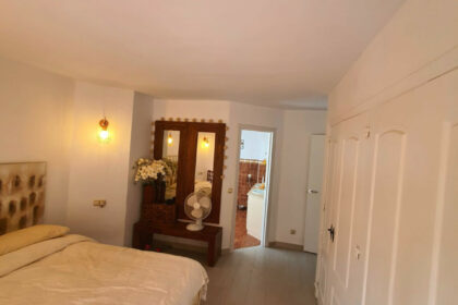 ca142931f04f3f11cefa400fcb70b97d - 12