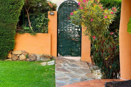 ca142931f04f3f11cefa400fcb70b97d - 4