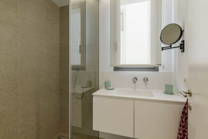 caff26847a82a8fd4fa849f96bae85bc - 11