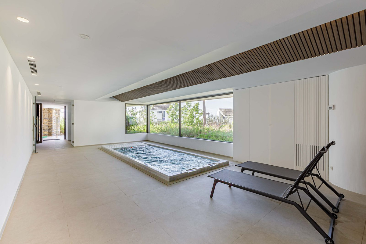 caff26847a82a8fd4fa849f96bae85bc - 14