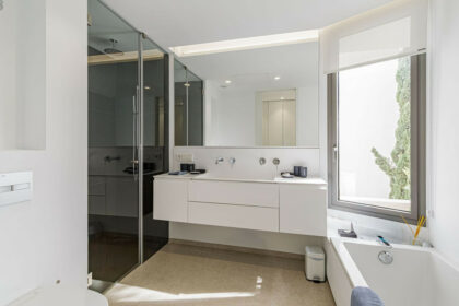 caff26847a82a8fd4fa849f96bae85bc - 9