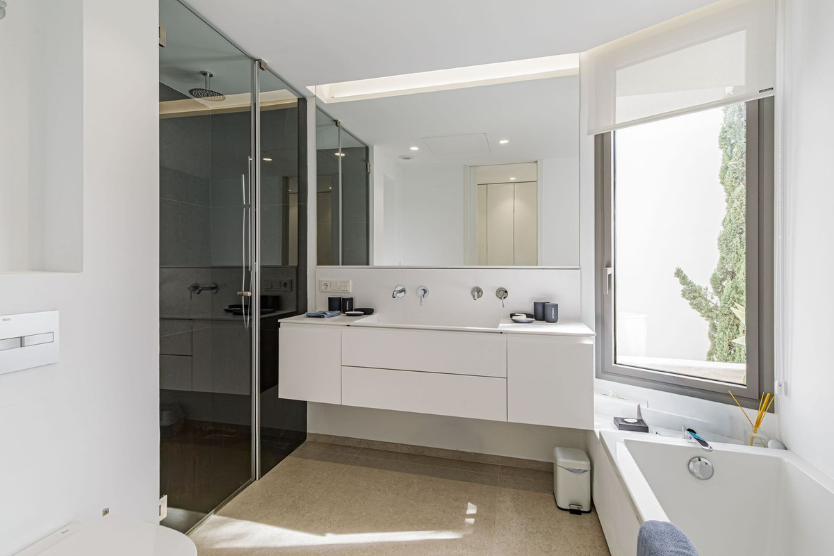 caff26847a82a8fd4fa849f96bae85bc - 9