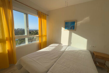 cbad220e17bdc0fd551e173f0558ef08 - 12