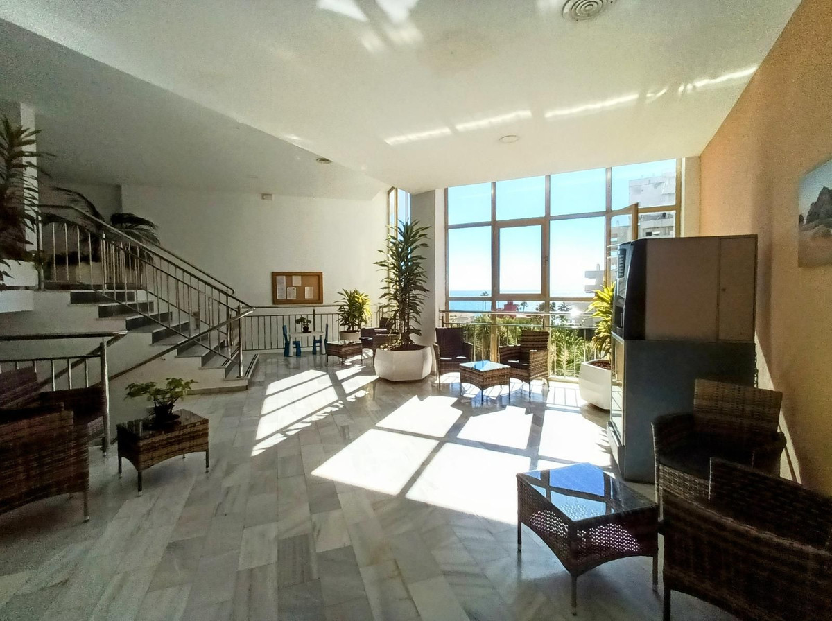 cc4ea0daf114cbb2f4ccbb91b988aa9a - 24