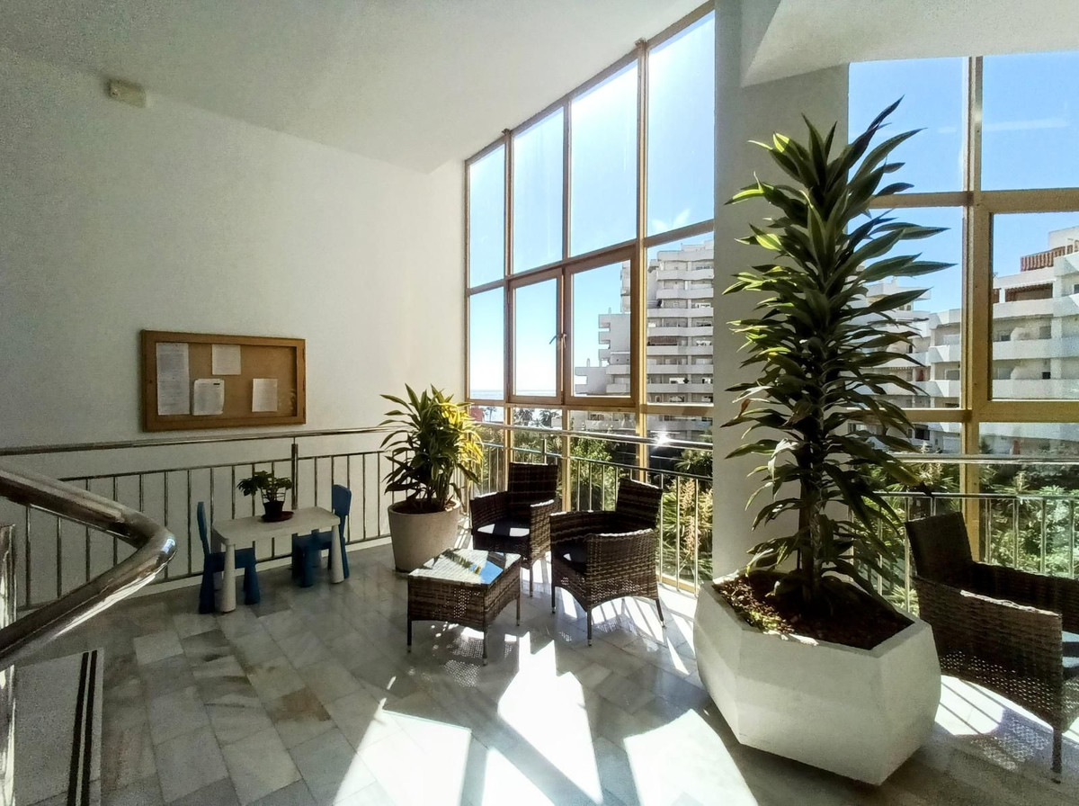 cc4ea0daf114cbb2f4ccbb91b988aa9a - 28