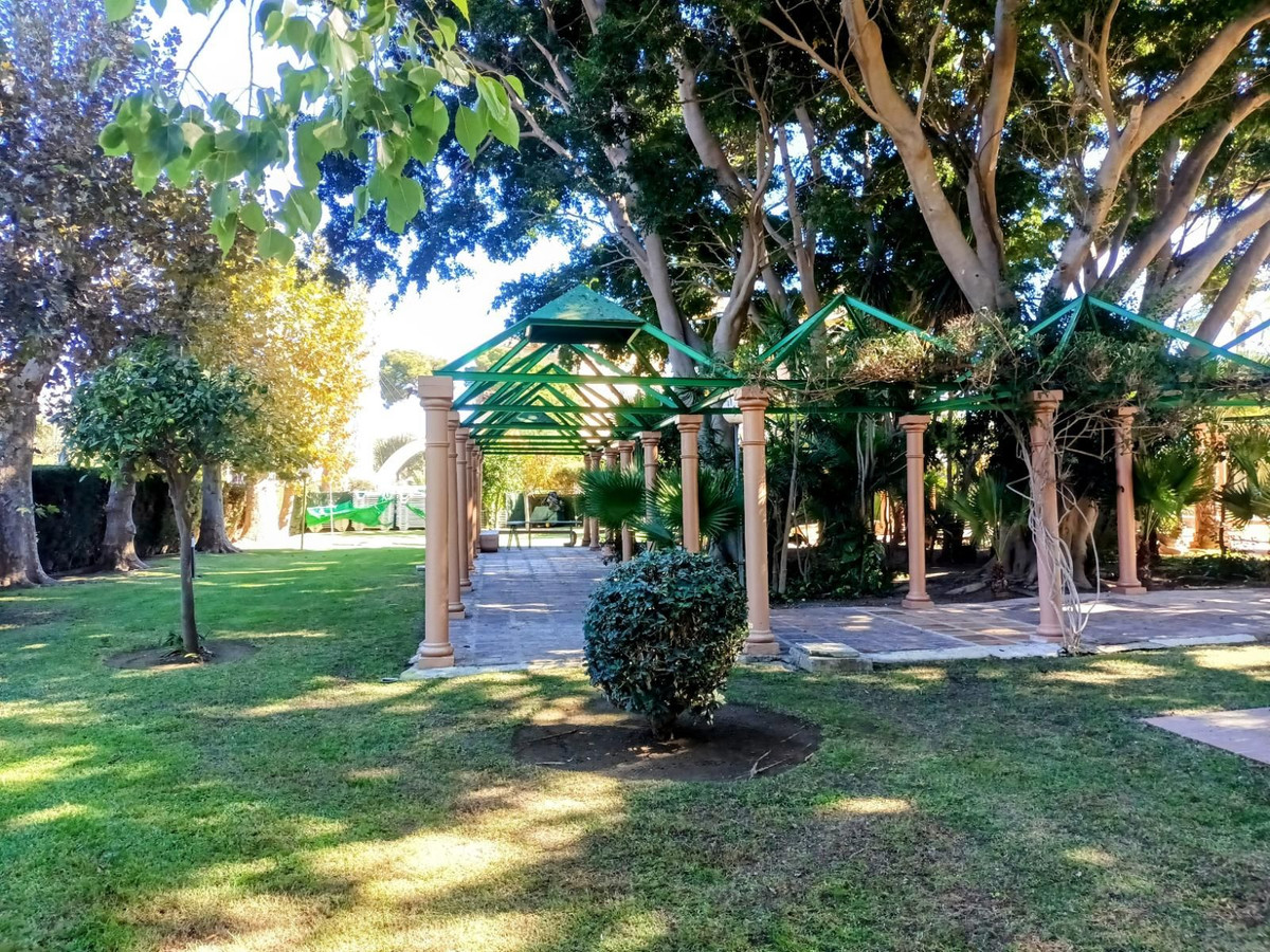 cc4ea0daf114cbb2f4ccbb91b988aa9a - 44