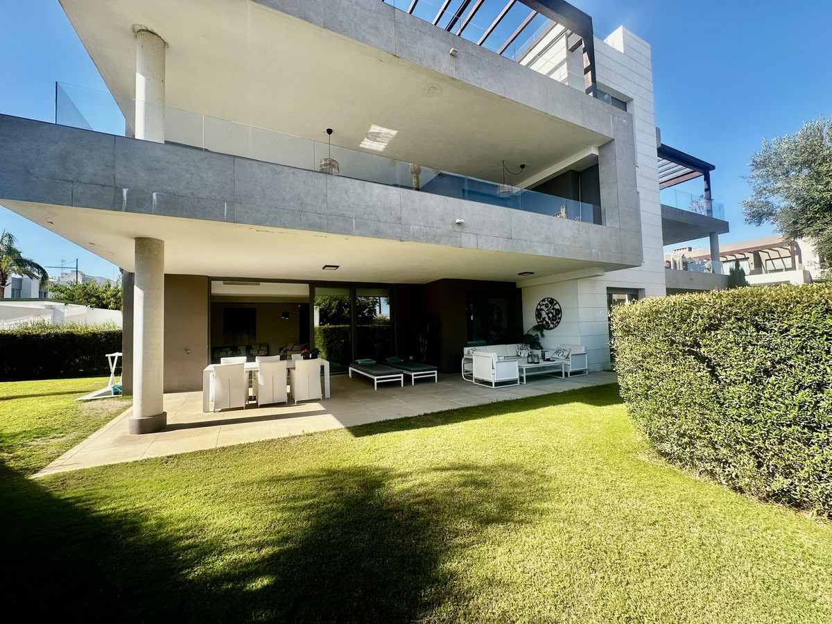 cd1ff8c02b3b8b40542e2f1557331bb4 - 1