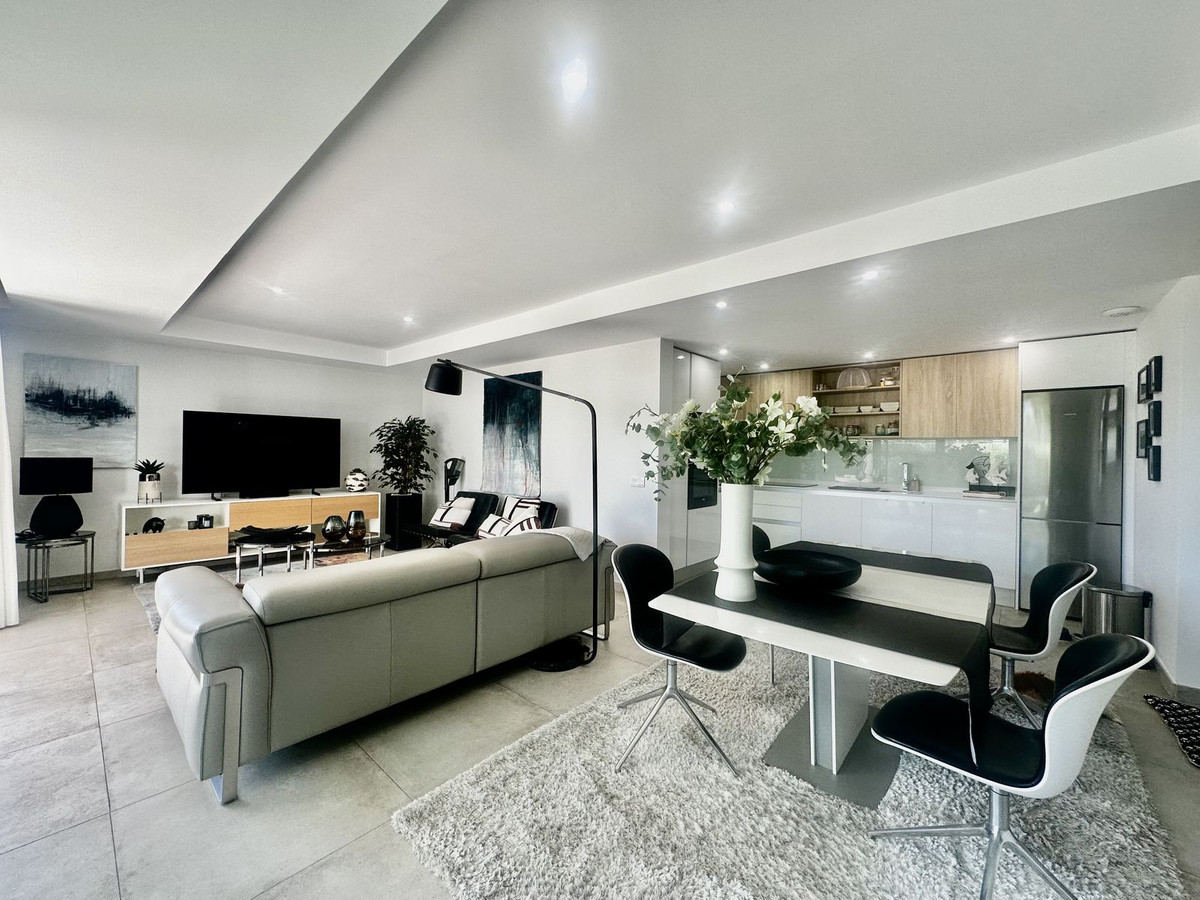 cd1ff8c02b3b8b40542e2f1557331bb4 - 14