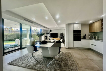 cd1ff8c02b3b8b40542e2f1557331bb4 - 18