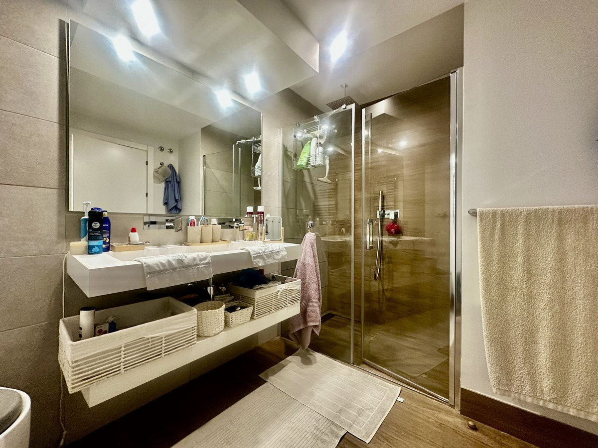 cd1ff8c02b3b8b40542e2f1557331bb4 - 26