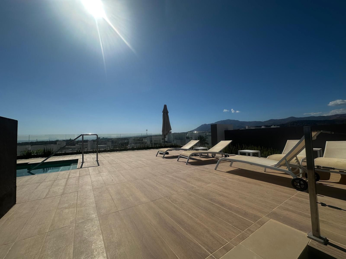 cd1ff8c02b3b8b40542e2f1557331bb4 - 32